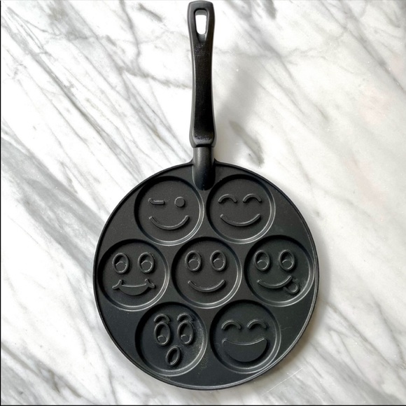 Nordic Ware•Retired•Smiley Face Pancake Pan•Makes 3” Pancakes in Batches of 7!🌼 - Picture 4 of 13